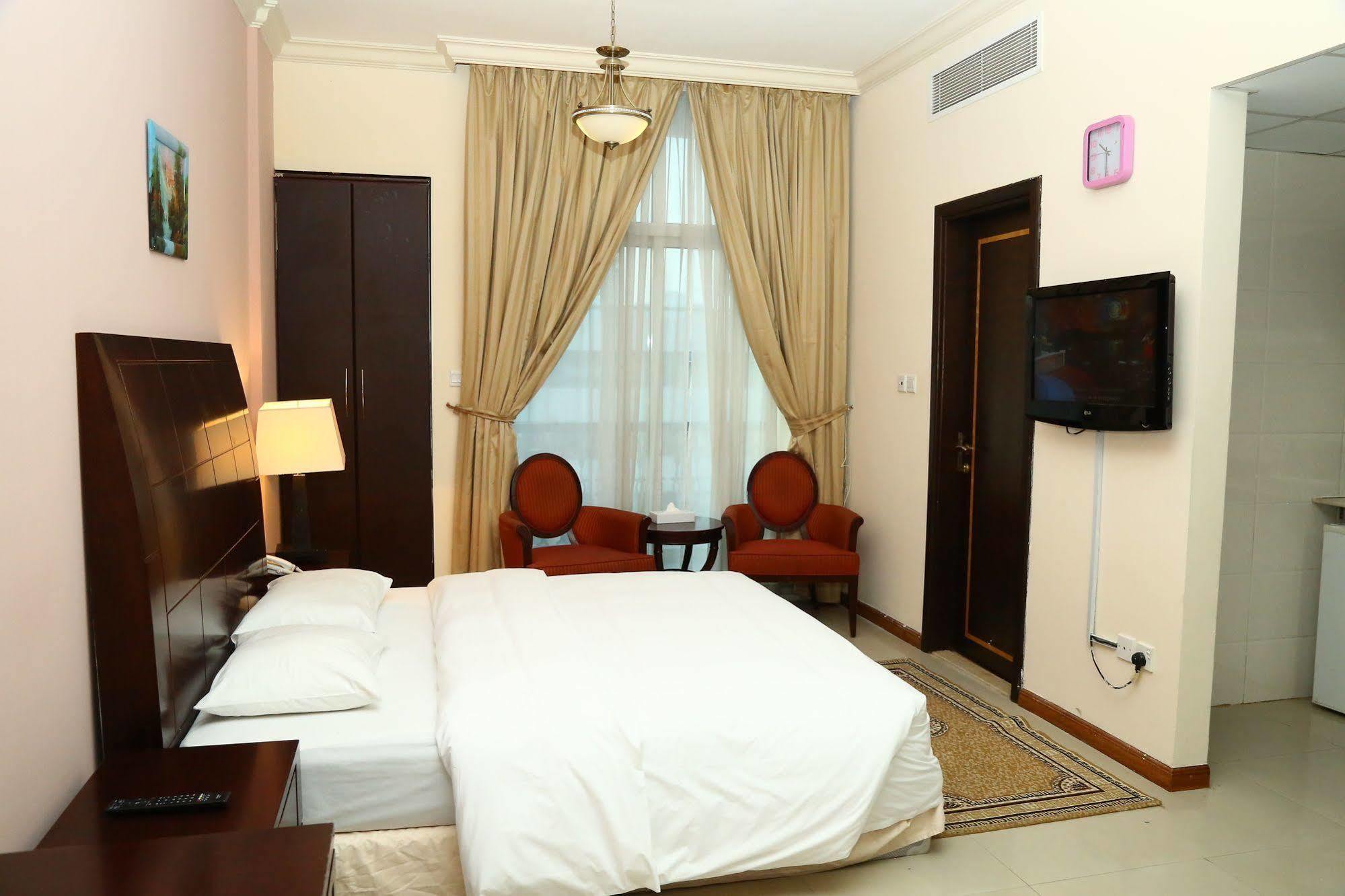 Golden Square Hotel Apartments Dubái Exterior foto